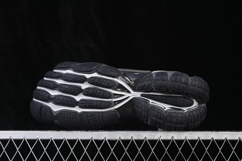 Balenciaga Anatomic Runner Low-Top Lifestyle Sneakers with Five-Toe Structure - WANRN1100