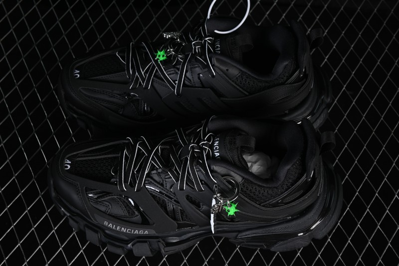 Balenciaga Track Charms Man Running Shoes with Transparent Heel Strap Detail - WTRHM1000