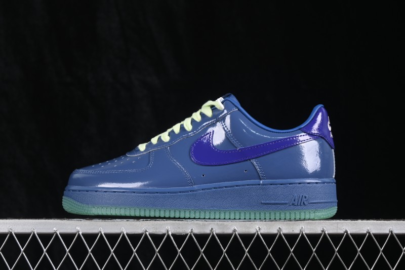 Nike Air Force 1 '07 Low Skateboarding Shoes with Full-Length Air Cushion - IO4489-400