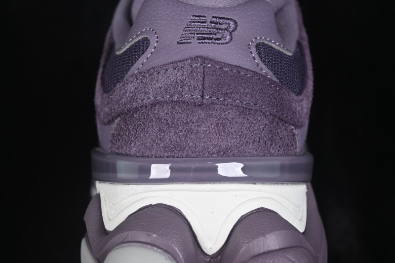 New Balance Retro Lifestyle Running Shoes with ABZORB Cushioning Technology - U9060ASI