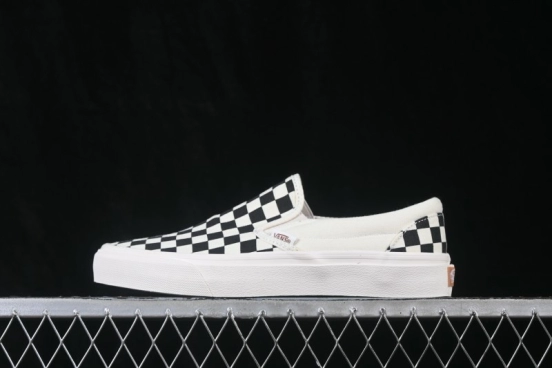 Vans Slip-On VR3 Low Top Skate Shoes - VN0007NC1KP