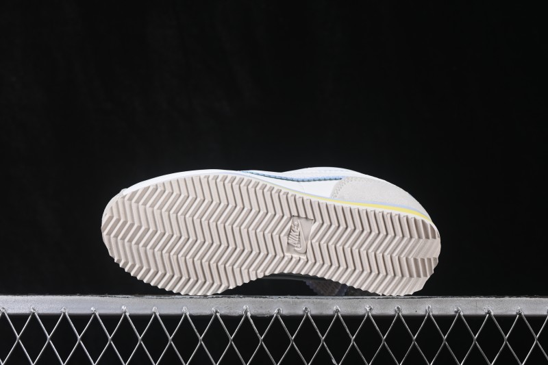 Nike Classic Cortez Leather Retro Running Shoes - IW6363-117