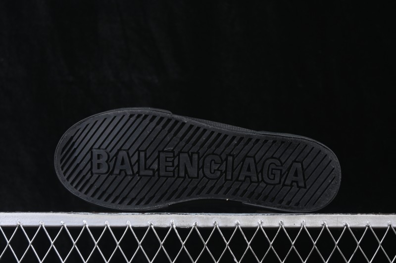 Balenciaga Paris Low Top Distressed Lace-Up Fashion Sneakers - W3RC11090