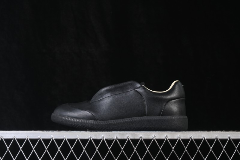 Maison Margiela Replica Calfskin Retro Low-Top Sneakers - S58WS0180