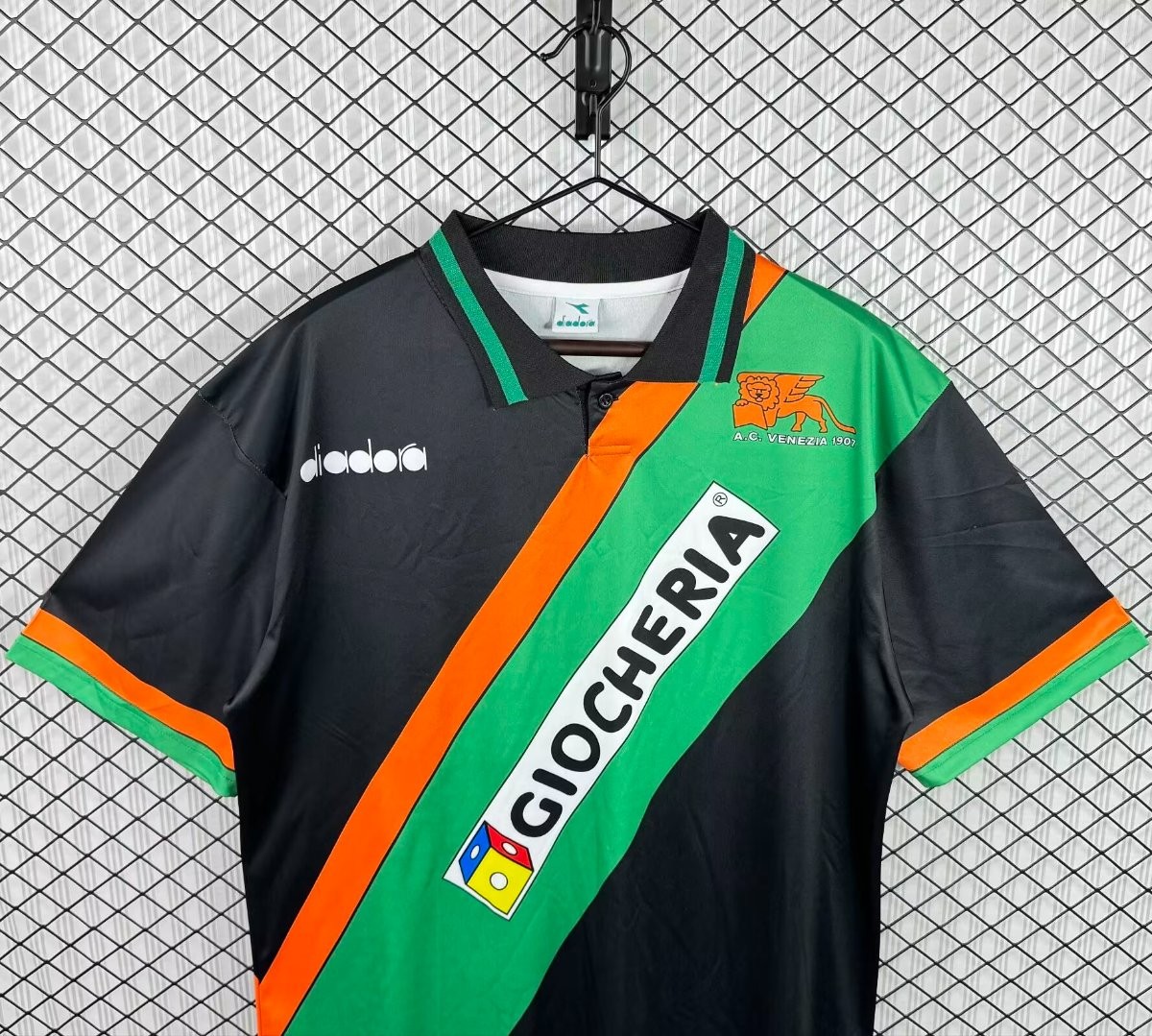 Retro 92/(3 Venezia Home Jersey